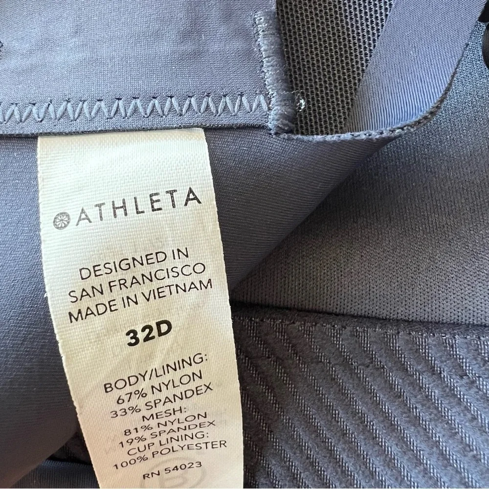 Athleta Phenomena High Impact Sports Bra Wireless Violet 32D